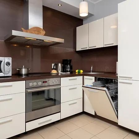 Aquarius By Renters Apartament *